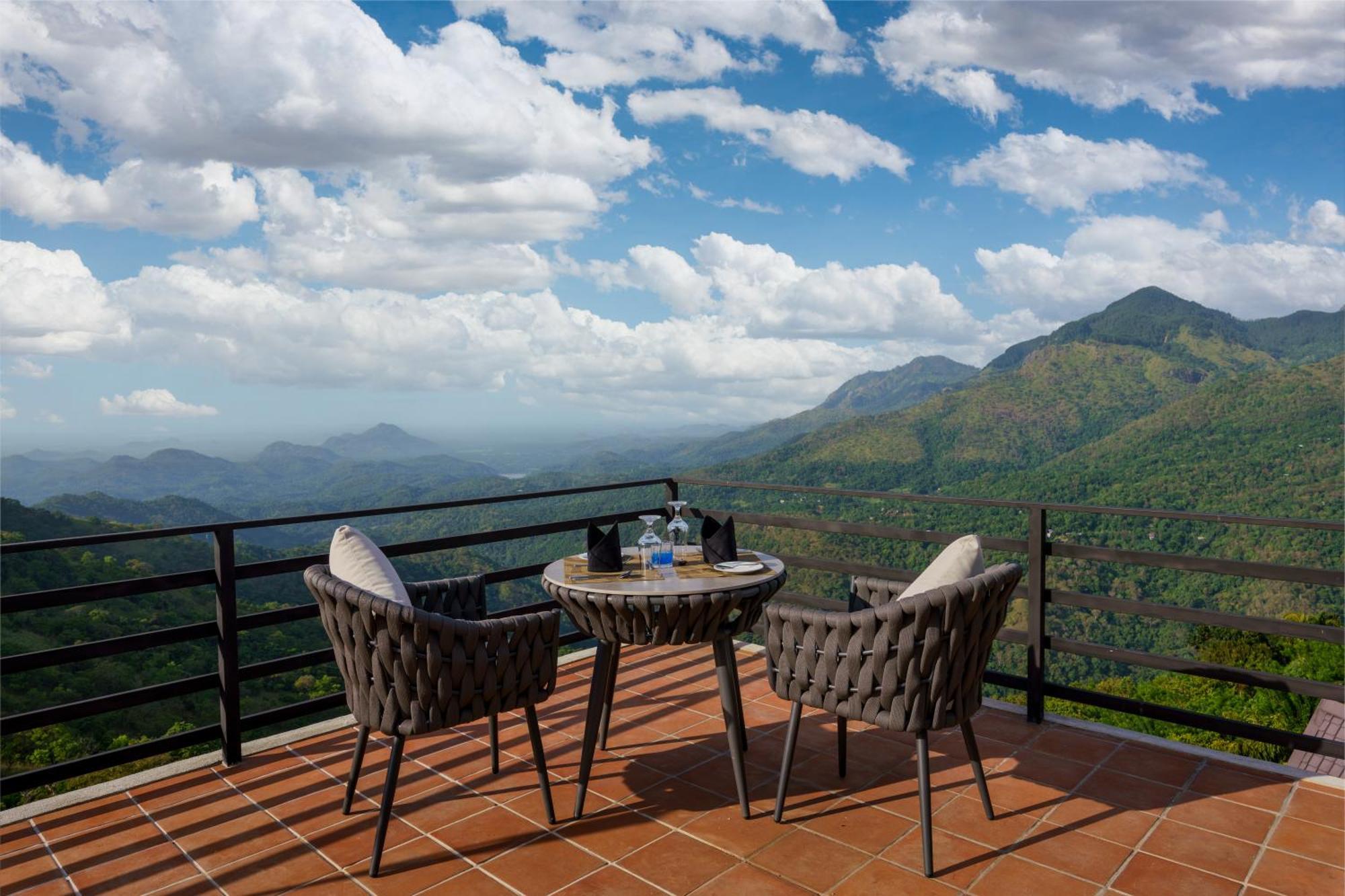 Majentra Ella Hotel Ngoại thất bức ảnh